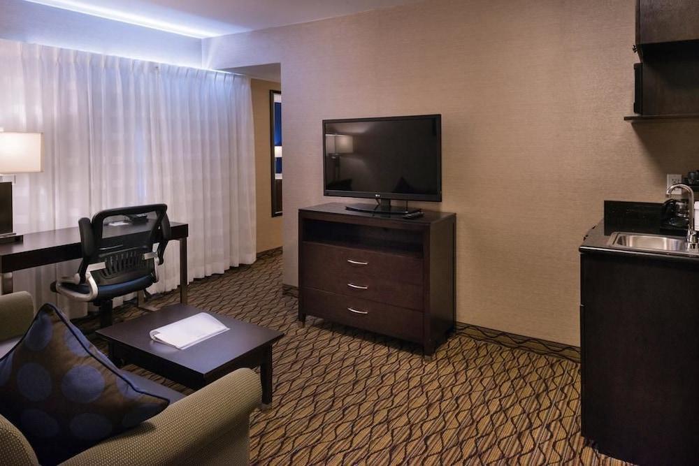 Holiday Inn Express & Suites Pasadena - Los Angeles By Ihg מראה חיצוני תמונה