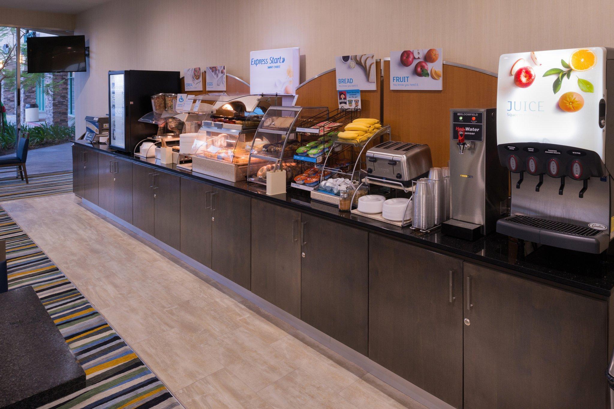 Holiday Inn Express & Suites Pasadena - Los Angeles By Ihg מראה חיצוני תמונה