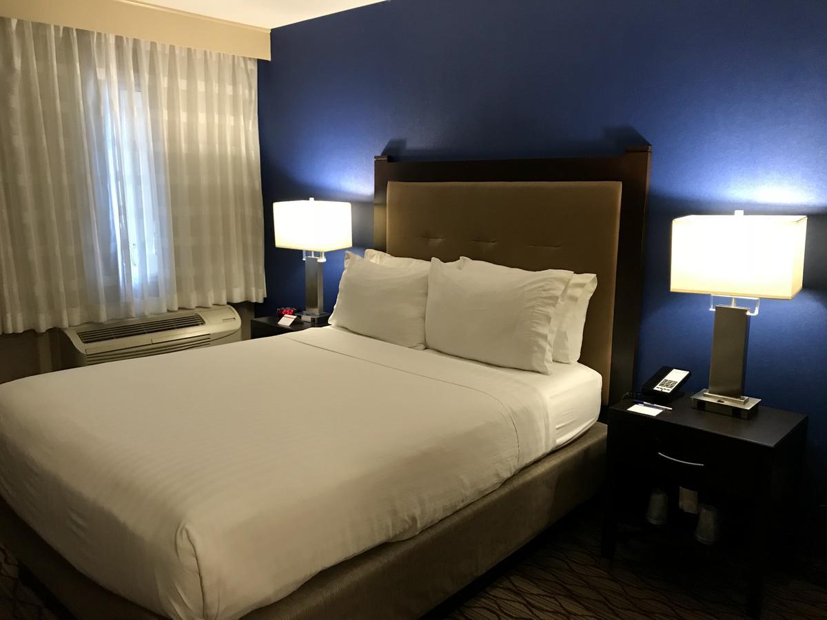 Holiday Inn Express & Suites Pasadena - Los Angeles By Ihg מראה חיצוני תמונה