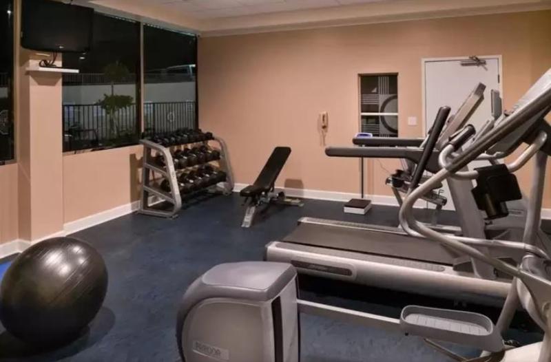 Holiday Inn Express & Suites Pasadena - Los Angeles By Ihg מראה חיצוני תמונה