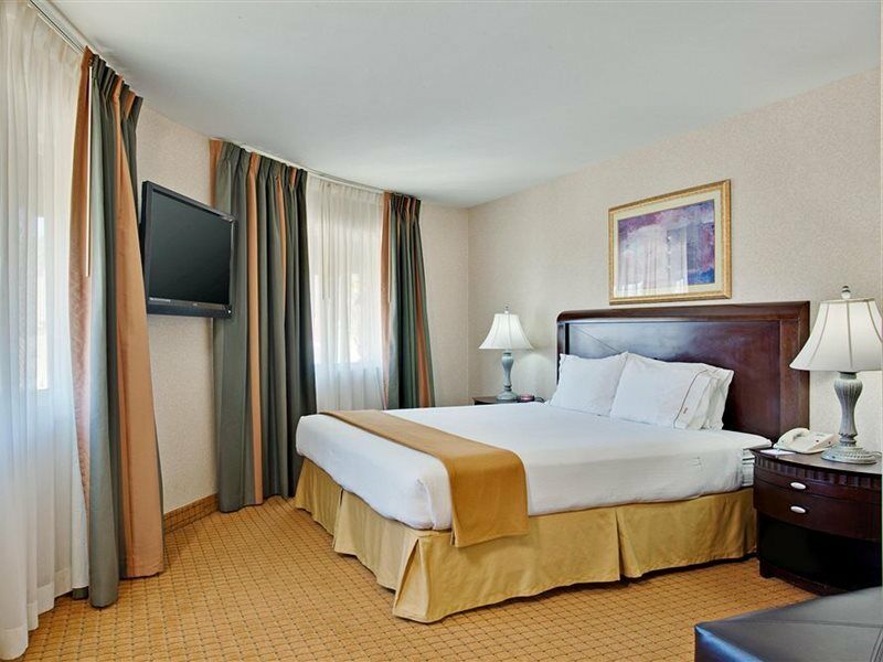 Holiday Inn Express & Suites Pasadena - Los Angeles By Ihg מראה חיצוני תמונה